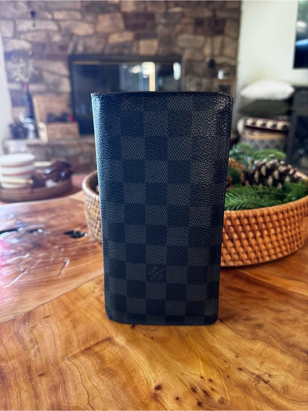 Louis Vuitton Damier Infini Porte feiulle
Brazza Long Wallet Purse/ authentic